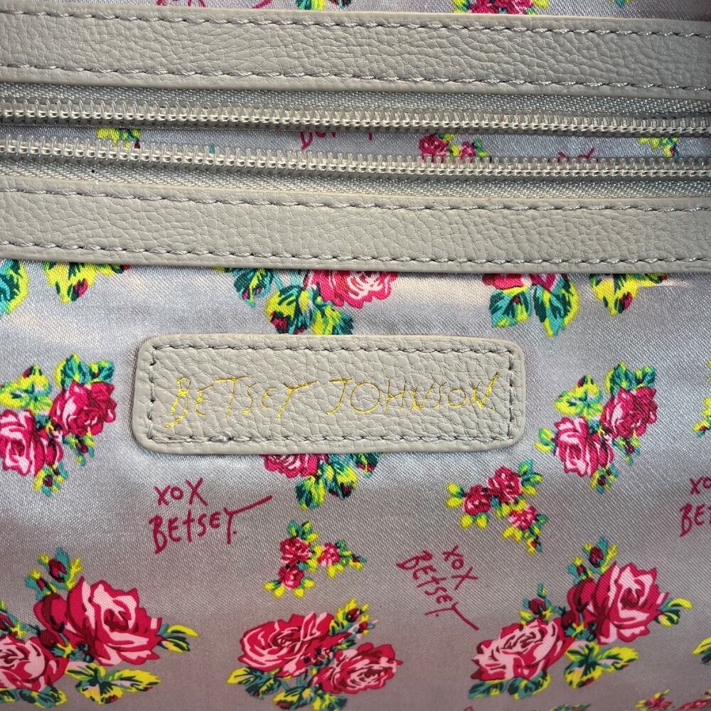 Betsey Johnson Gray Pink White Quilted Heart Backpack Ribbon Girly *READ* - Picture 4 of 6